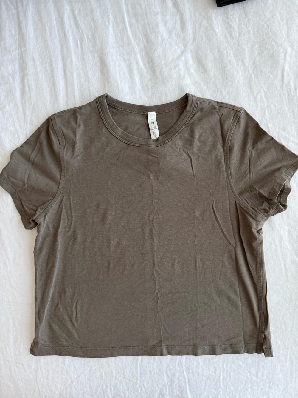 lululemon athletica Short Sleeve Crew Tee in Olive Green size 6